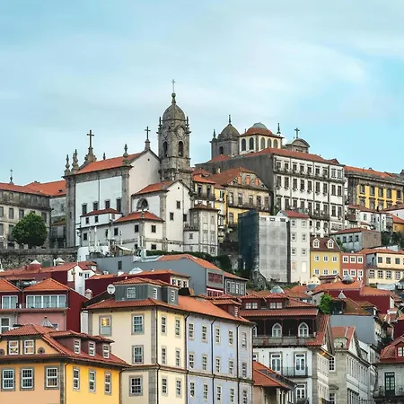 With Balcony In Apartment Porto